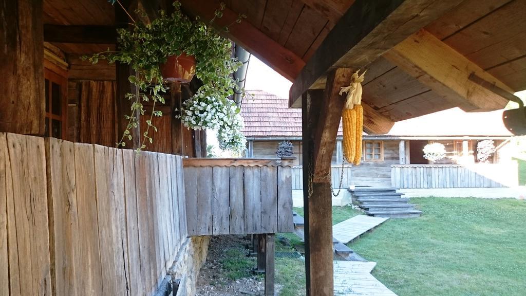 Rustic Home Mia Duga Resa Værelse billede
