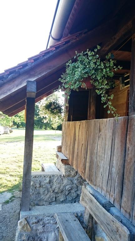 Rustic Home Mia Duga Resa Værelse billede