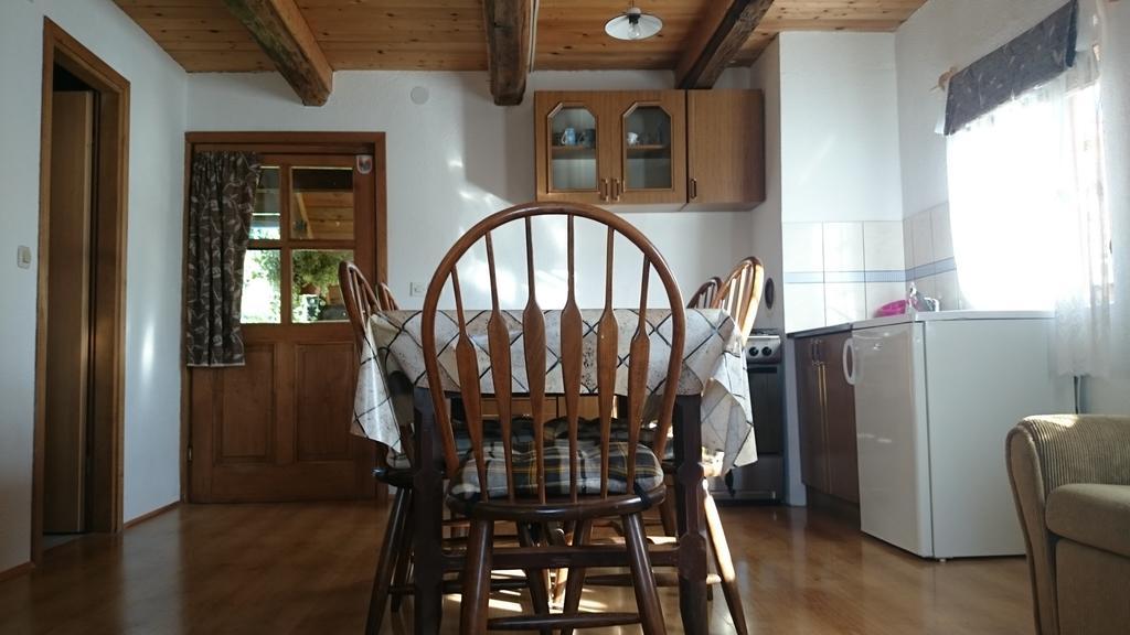 Rustic Home Mia Duga Resa Værelse billede